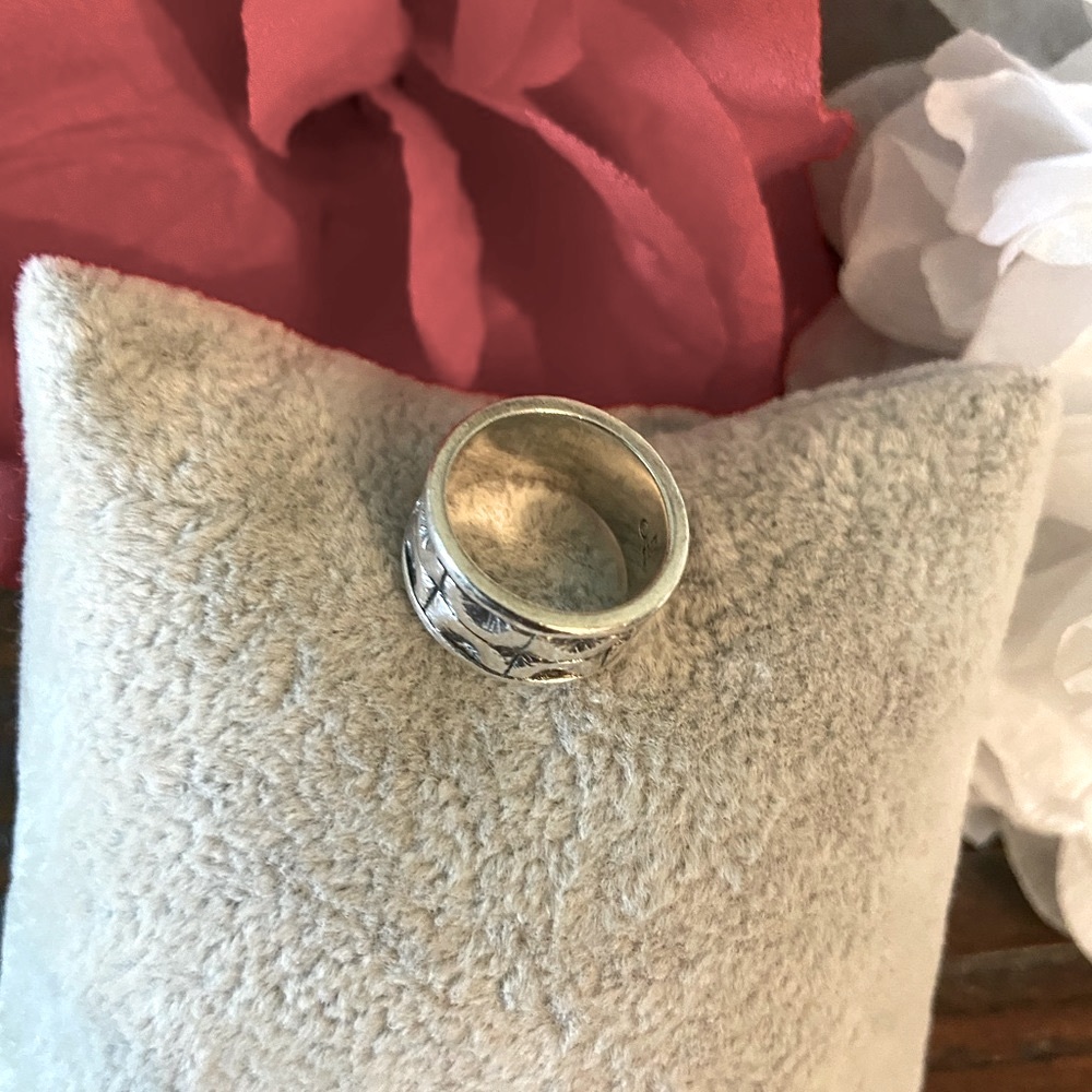 Rare Retired James Avery band ring size 4 SOLD - Picture 4 of 5